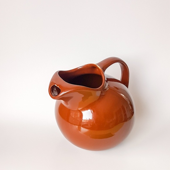 Hall ball pitcher - Picture 2 of 3